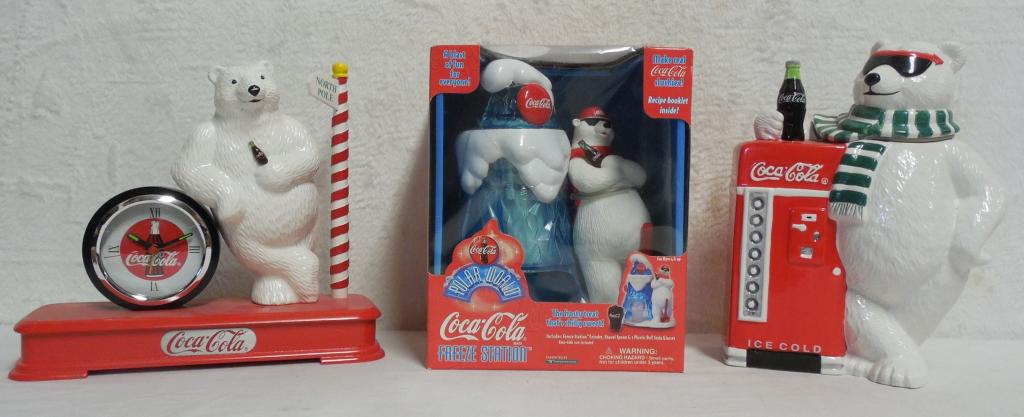 3 Coca Cola items cookie jar, slushie maker, clock (1 of 3)