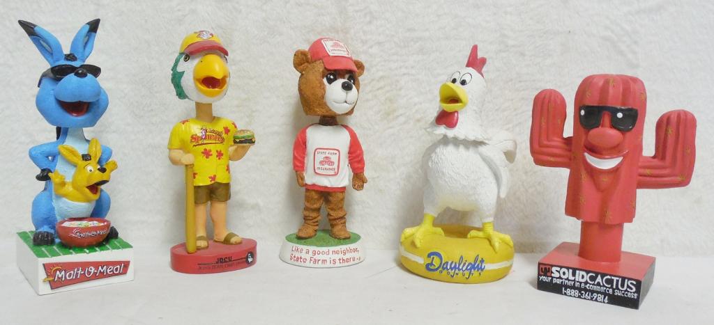 5 assorted bobbleheads see pictures (1 of 3)