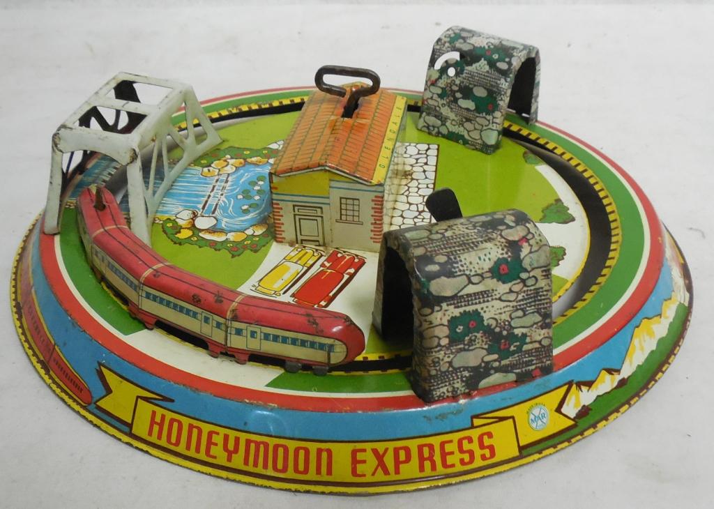 Marx Honeymoon Express Tin Wind UP Working see photos: see photos