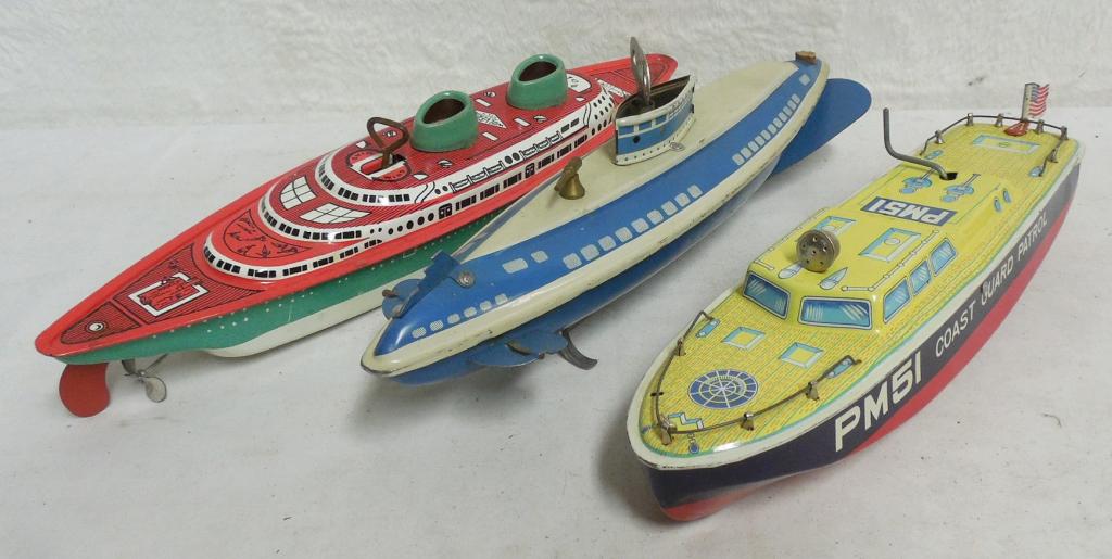 Lot of 3 Wind Up Boats Japan / Wolverine Red is: Red is Wolverine does not work