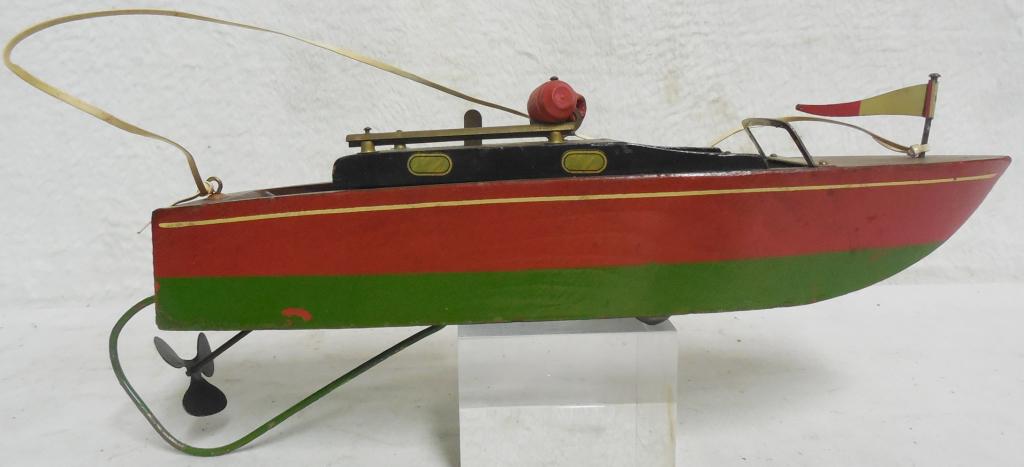 Wooden Wind Up Boat working mechanism propellor works (1 of 6)