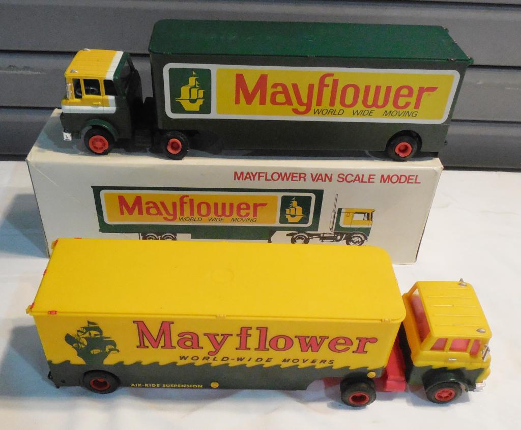 Pair of Mayflower Moving Vans Plastic one in original (1 of 5)