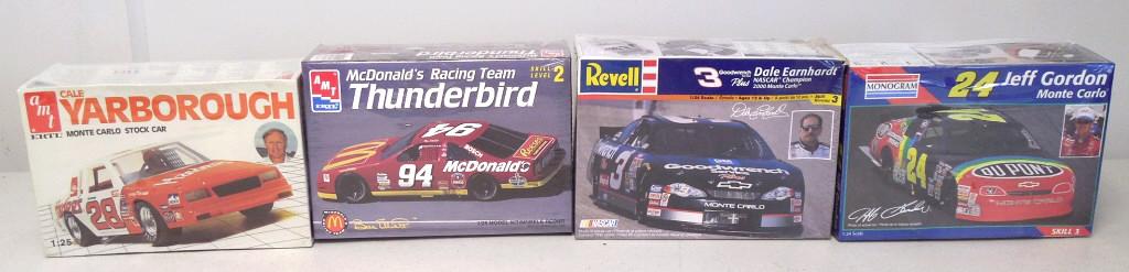 4 model kits AMT Cale Yarborough Monte Carlo, Revell (1 of 3)