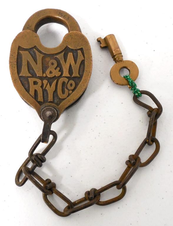 N & W RY Co. Brass Lock with Key key appears to be: key appears to be correct but lock will not open, Age & Authenticity Unknown