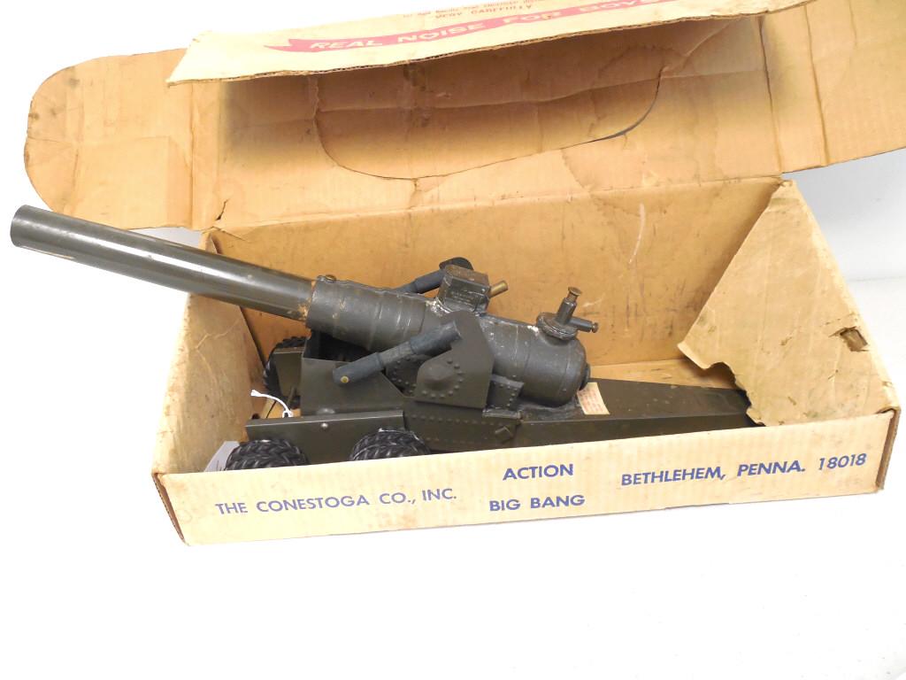 155MM Field Artillery w/box. Tractor tires. (1 of 19)