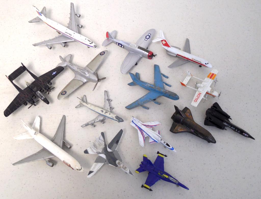 lot of 14 assorted metal planes Lintoy & others: Zylmex, Midgetoy, Maisto, some with paint wear