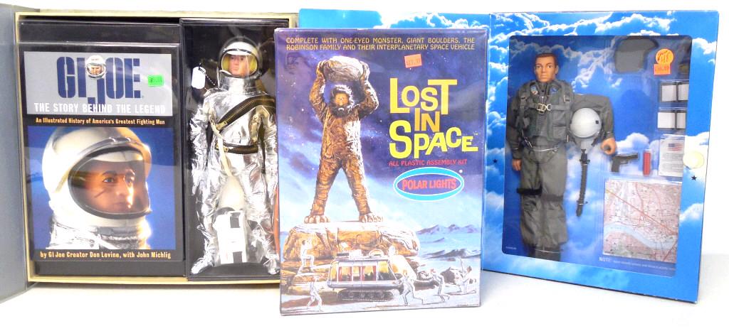 lot of 3 Lost in Space model, GI Joe pilot & space (1 of 5)