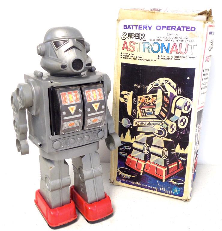 Battery operated Super Astronaut plastic toy (1 of 5)