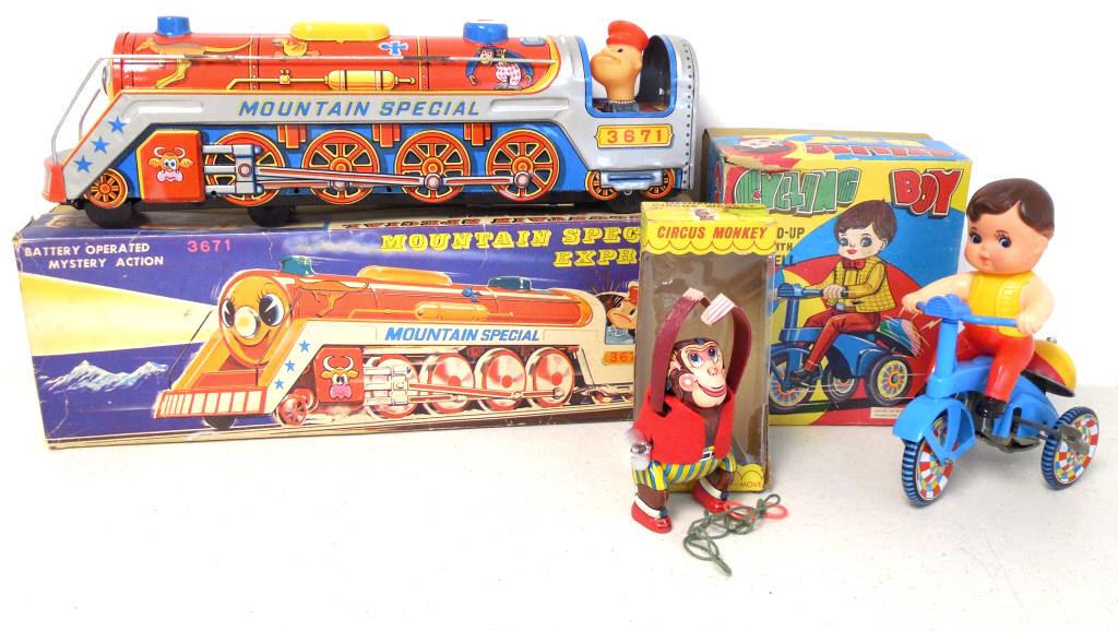 3 Cycling Boy, Circus Monkey, Mountain Express (1 of 7)