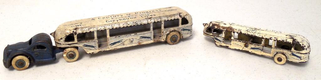 lot of 2 metal Greyhound trams w/ one cab (1 of 7)