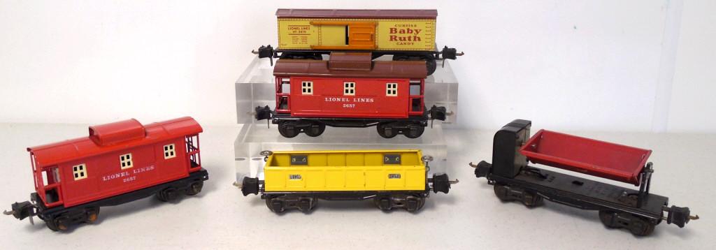 lot of 5 Lionel tin train cars (1 of 4)
