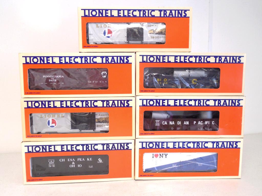 lot of 7 Lionel train cars w/ boxes (1 of 10)