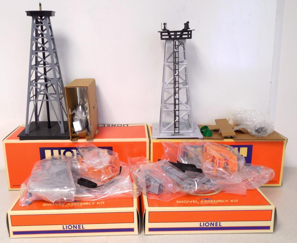 lot of 4 Lionel train accessories w/ boxes (1 of 8)