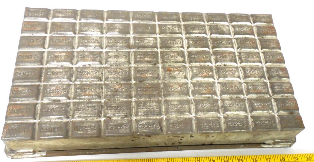 Tin Hershey's Chocolate mould: some rust and scratches