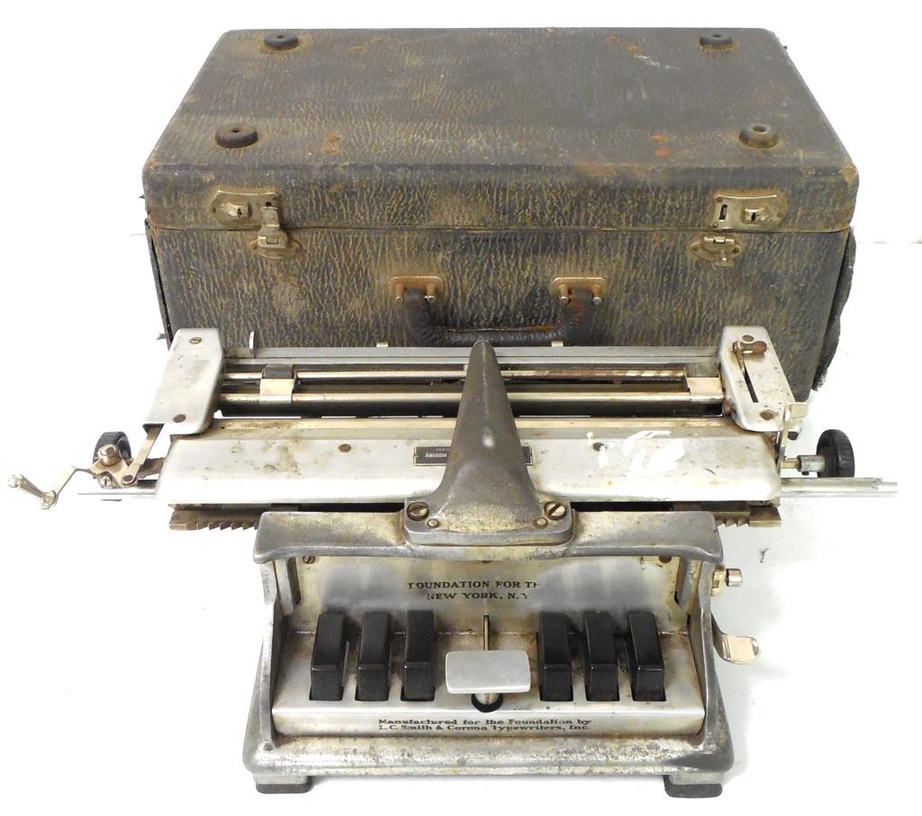 Braille Typewriter in Case,Smith Corona (1 of 15)