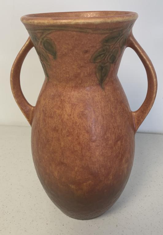 Roseville Windsor Vase (1 of 3)