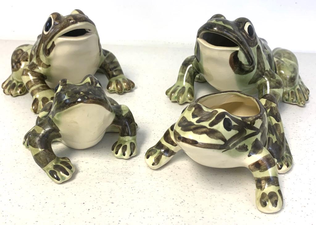 Lot of 4 Brush-McCoy Pottery Frogs (1 of 8)