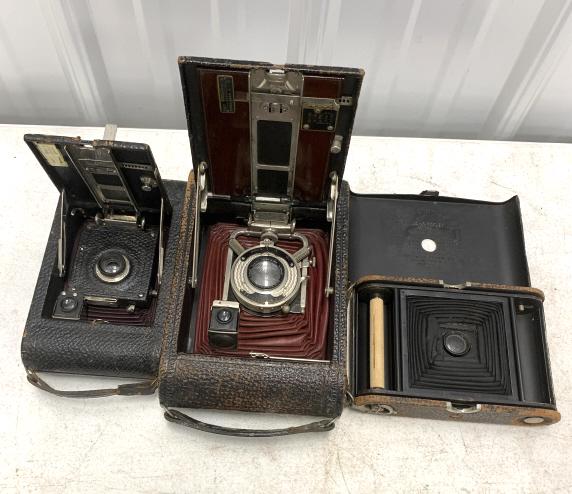 Lot of 3 Folding Cameras 1 Kodak / 2 Unmarked (1 of 4)