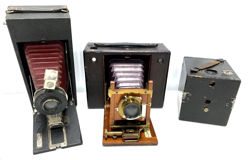 Lot of 3 Cameras (1 of 5)