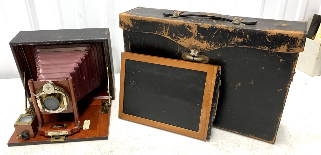 Pogo Plate Camera  with Plates and Case (1 of 3)