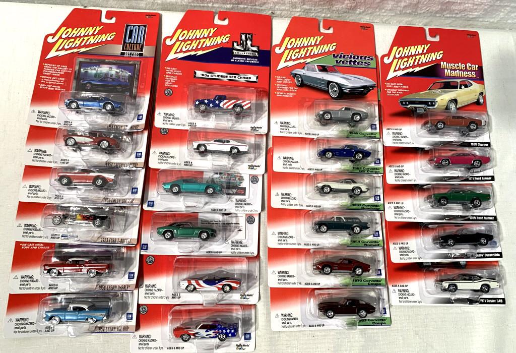 lot of 20+ 2001 Johnny Lightning Series (1 of 5)