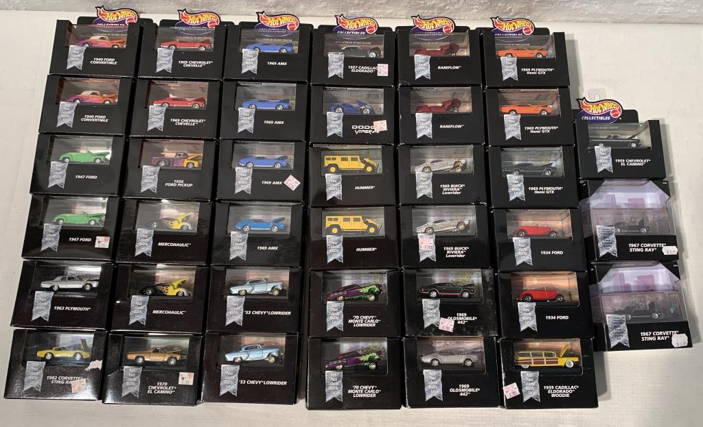 lot of 30+ '98 Hot Wheels Collectibles in black bo (1 of 9)