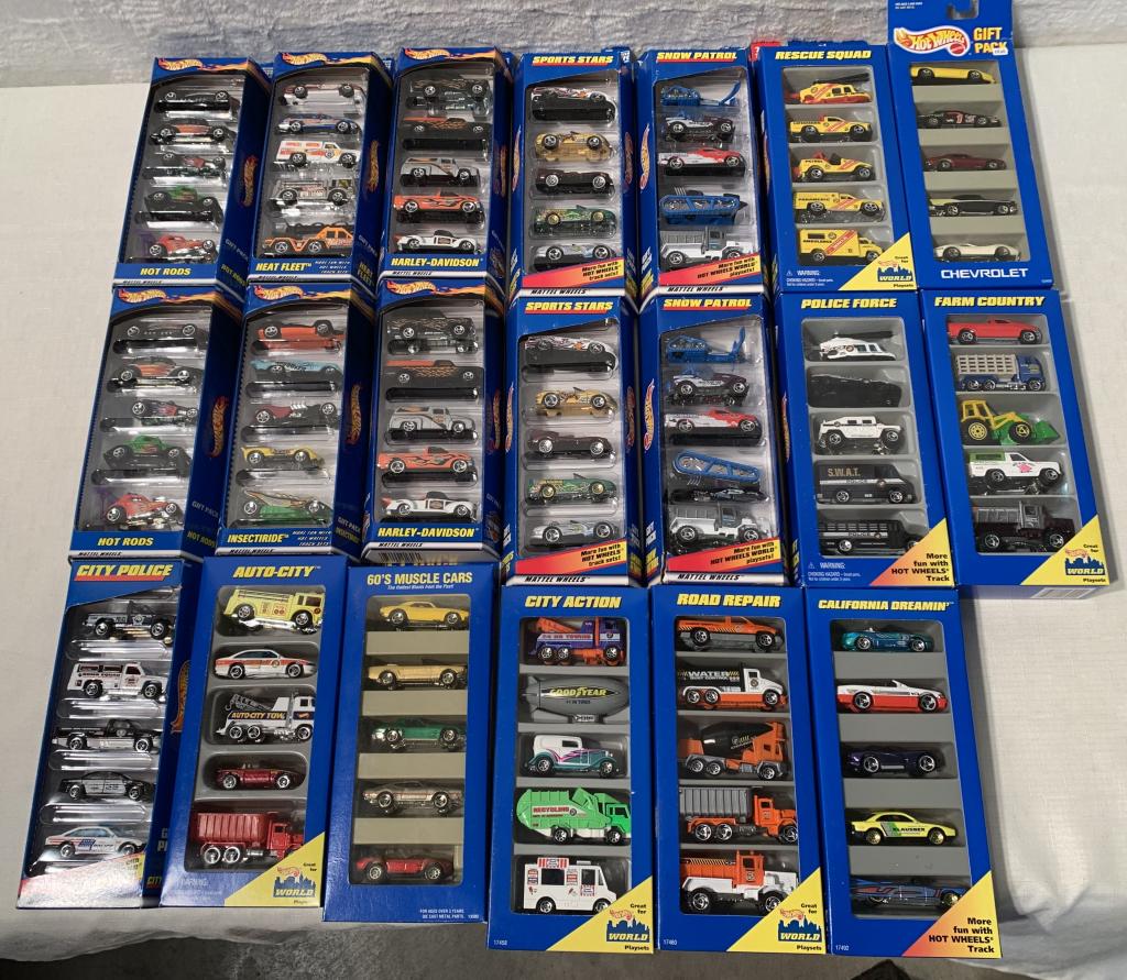 lot of 20 Five Car Hot Wheels Gift Packs (1 of 12)