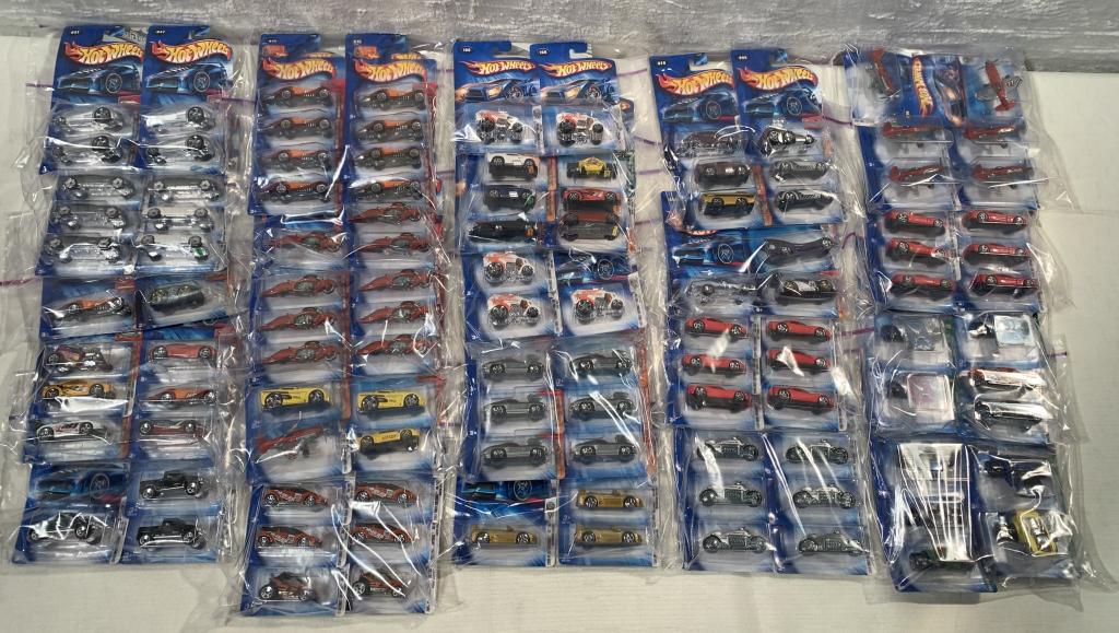 lot of 100+ 2004 assorted Hot Wheels (1 of 7)