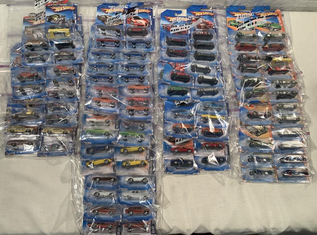 lot of 90+ 2010 assorted Hot Wheels series (1 of 7)