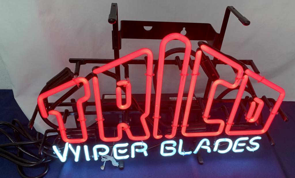 Trico Wiper Blades Neon Light (1 of 3)