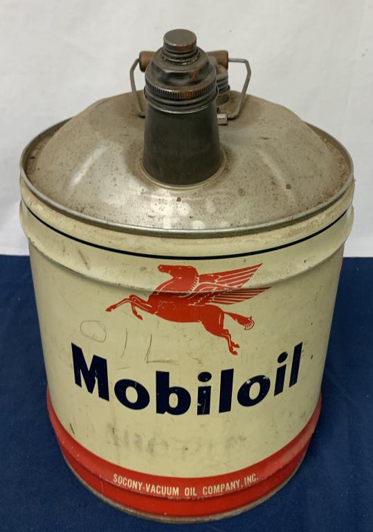 Mobiloil 5 Gallon Gasoline Can: some wear