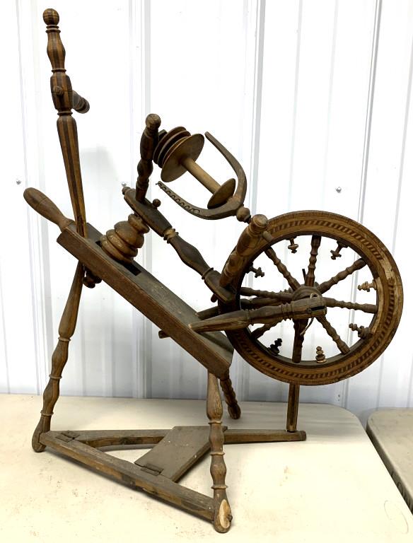 Table Top Spinning Wheel (1 of 3)