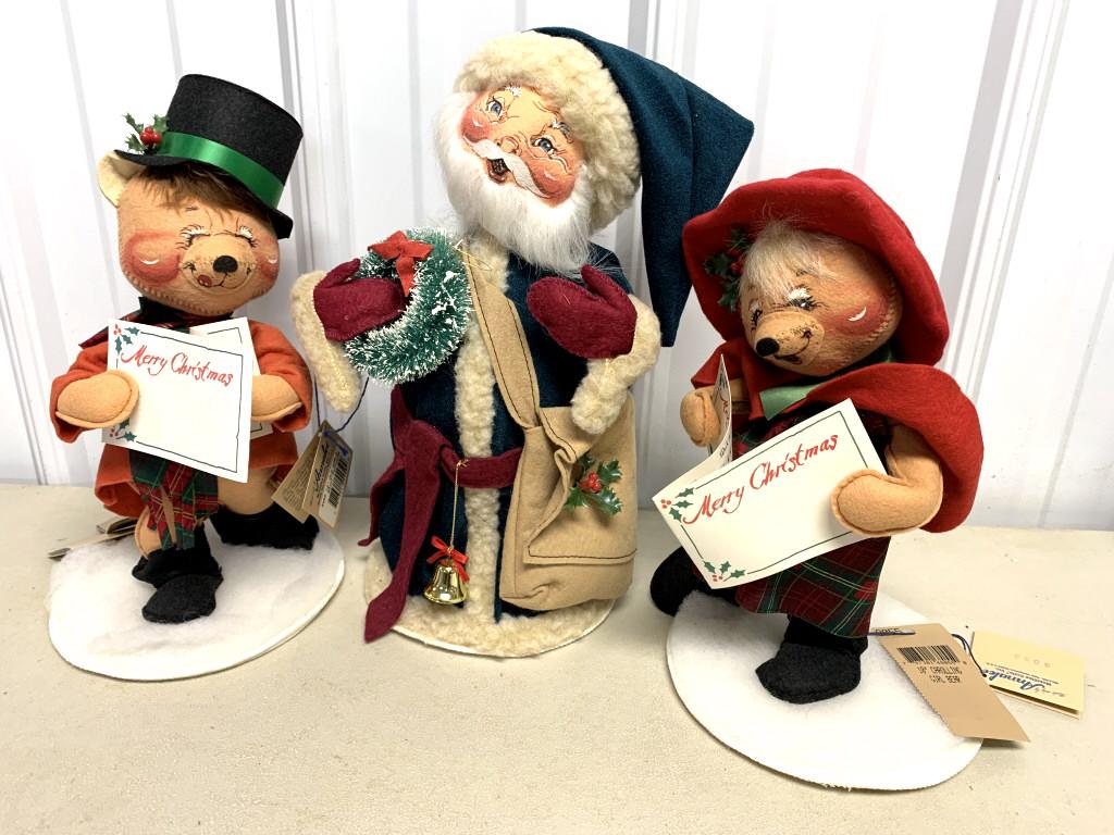 Lot of 3 Annalee Dolls Santa /Boy Girl Carolers (1 of 4)