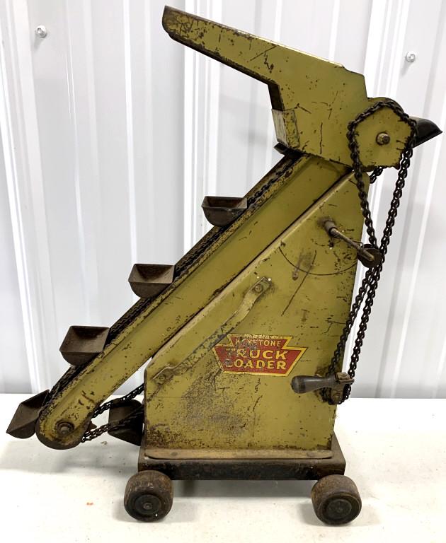 Keystone Truck Loader Toy (1 of 4)
