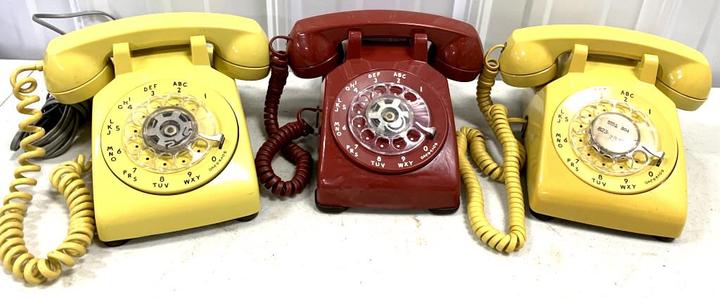 Lot of 3 Desk Top Rotary Phones Red / Yellow (1 of 4)
