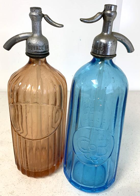 pair of Seltzer Bottles Pink / Blue (1 of 4)