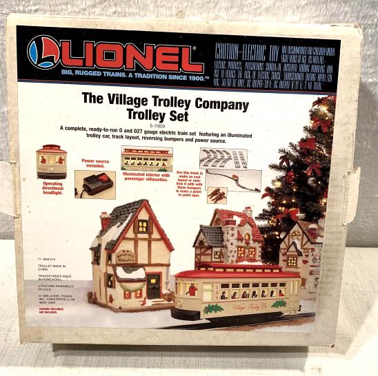 Lionel Village Trolley Company Trolley Set (1 of 1)