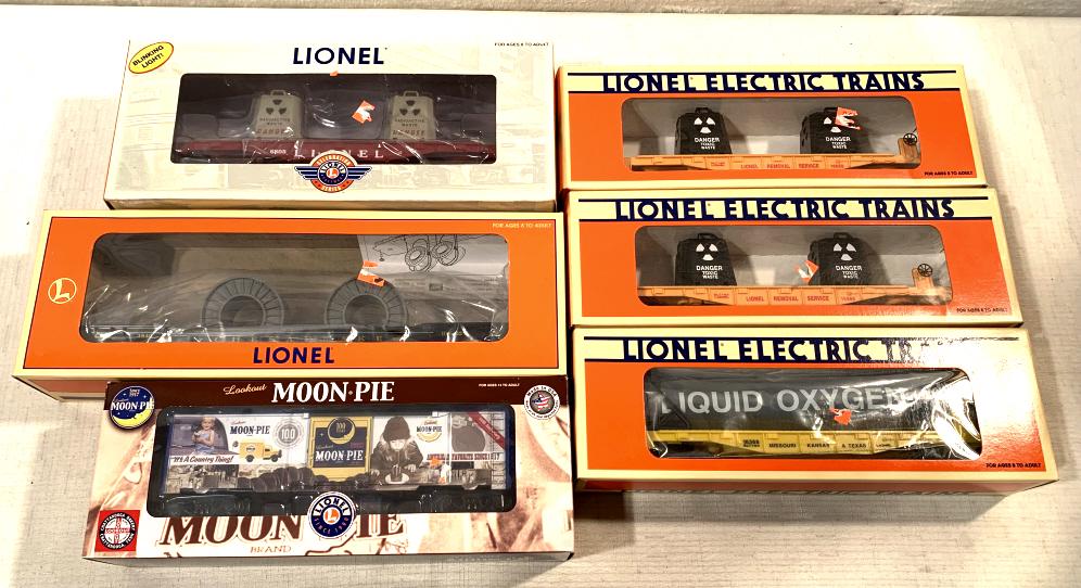 Lot of 6 Lionel Train Cars in boxes (1 of 11)
