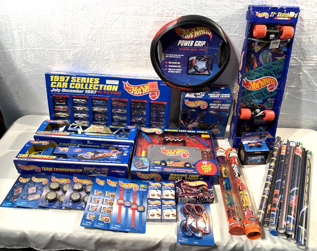 Asst lot Hot Wheels items skateboard, cars other (1 of 12)