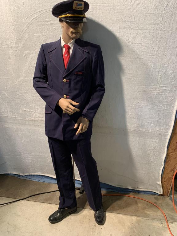 Mannequin Amtrak Conductor Uniform: 3rd Party Shippping or Pick Up