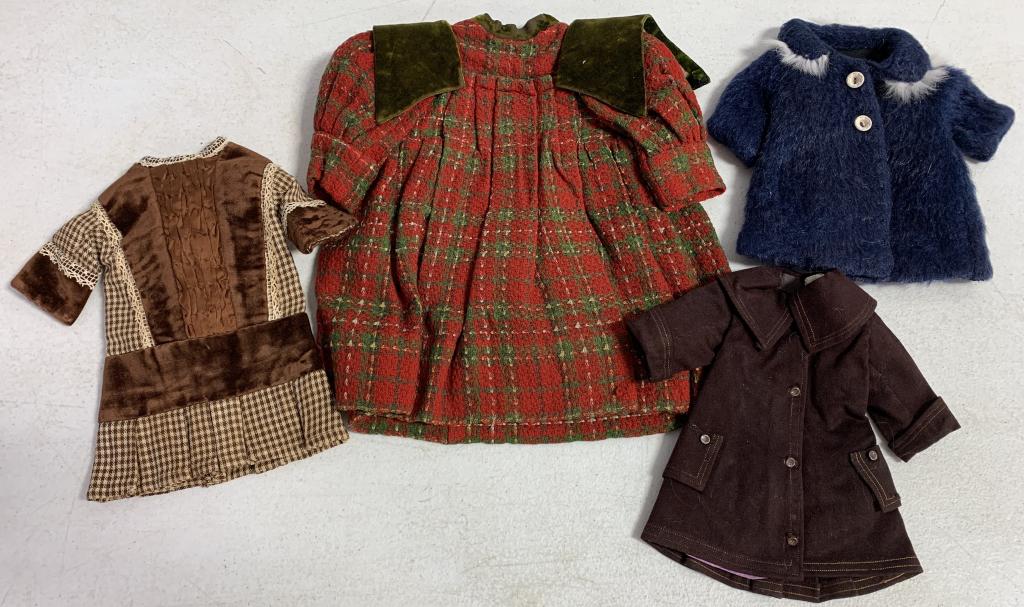 lot of 4 pcs of Assorted Doll Clothes (1 of 7)