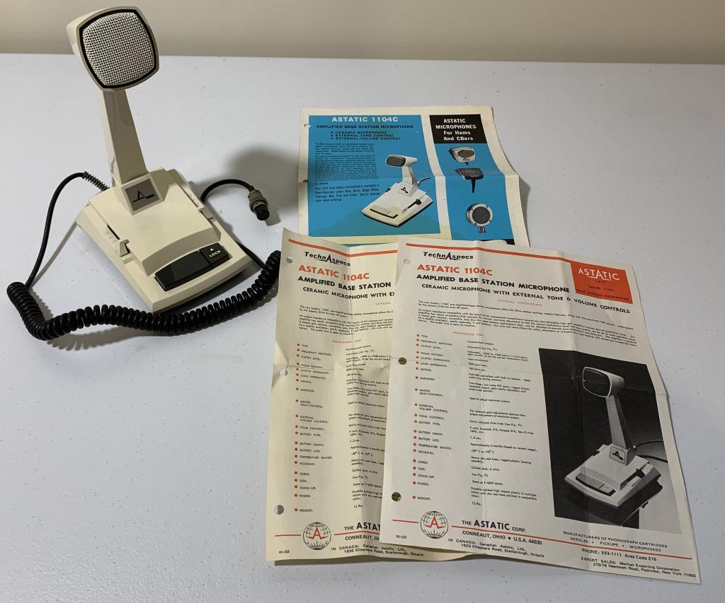 Astatic Model 1104C White Microphone (1 of 5)