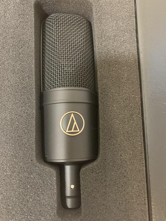 Audio-Technica AT4033 Cardioid Condenser Mic (1 of 4)