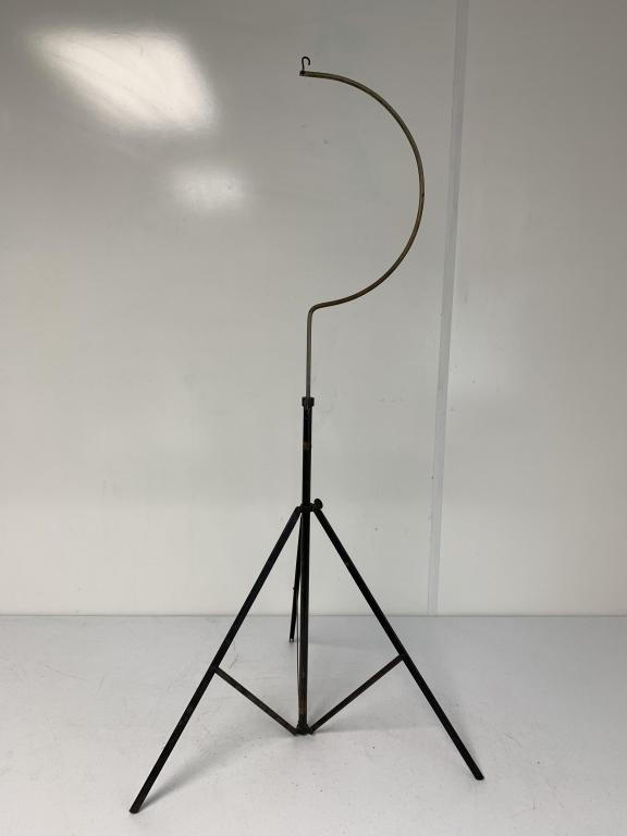 Phonograph Horn Stand (1 of 1)