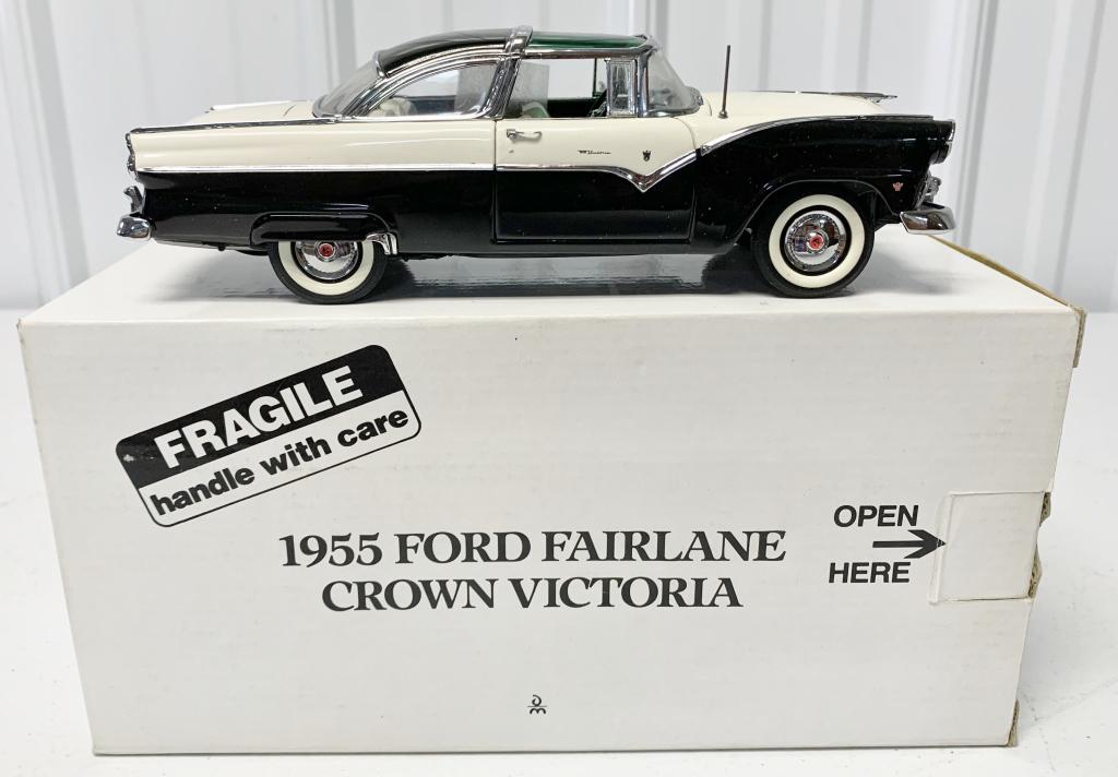 Danbury Mint 1955 Ford Crown Victoria/Box: Fairlane,see photos