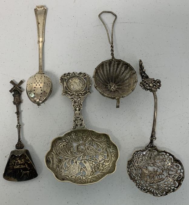 lot of 5 Tea Strainers (1 of 5)