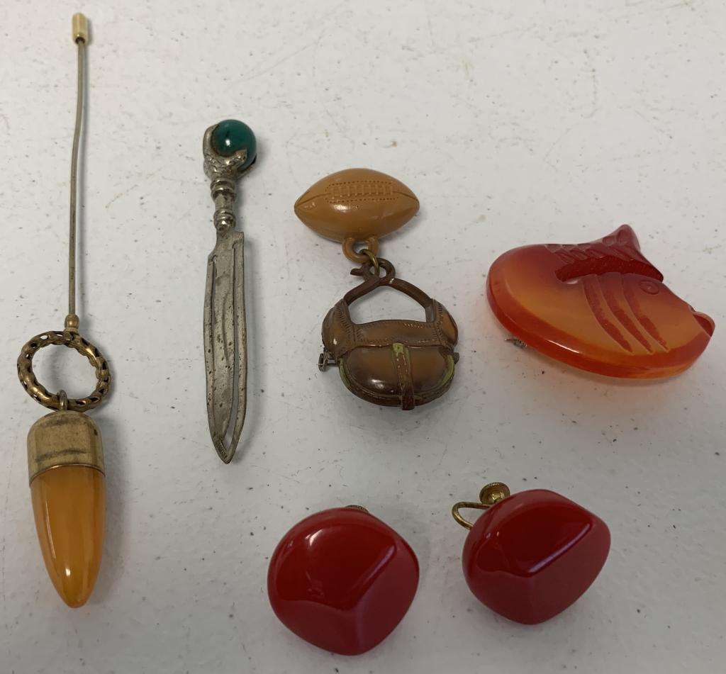 lot of 6 Bakelite Pins & Art Deco Paper Holder (1 of 5)