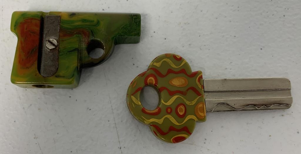 lot of 2 Bakelite Key & Pencil Sharpener (1 of 3)