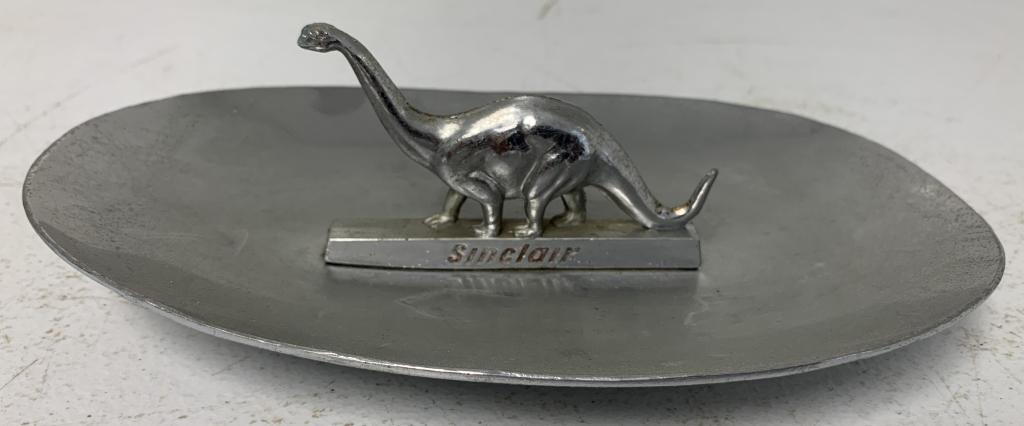 Sinclair Ashtray: made of metal, has some wear