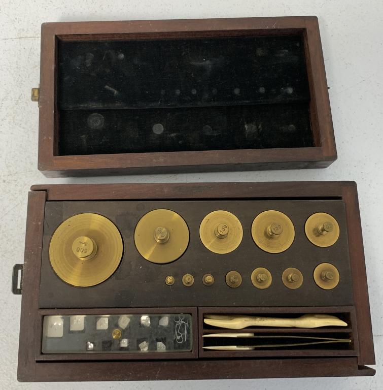 Scale Weights in Wooden Box,James W.Queen (1 of 5)